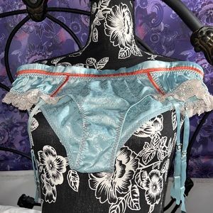 Victoria’s Secret women’s garter belt size small new with tags
